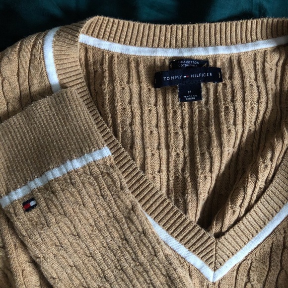 SOLDTan Tommy Hilfiger cable knit sweater - Picture 5 of 5